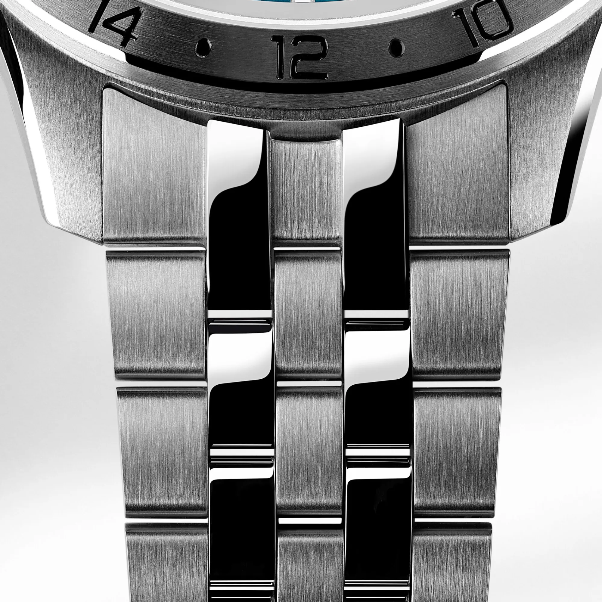 Christopher Ward C63 Sealander Consort Bracelet 39mm Hot